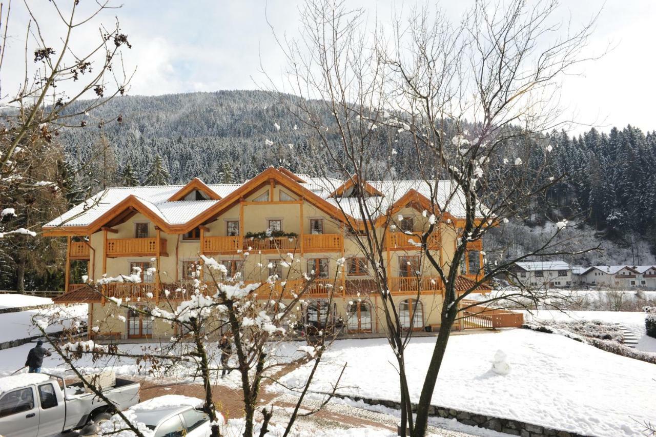 Holidays Dolomiti Apartment Resort Carisolo Exterior photo
